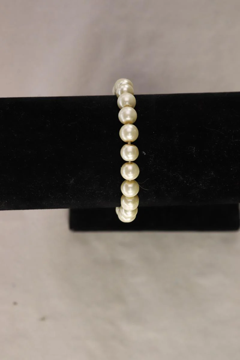 Perlenarmband creme