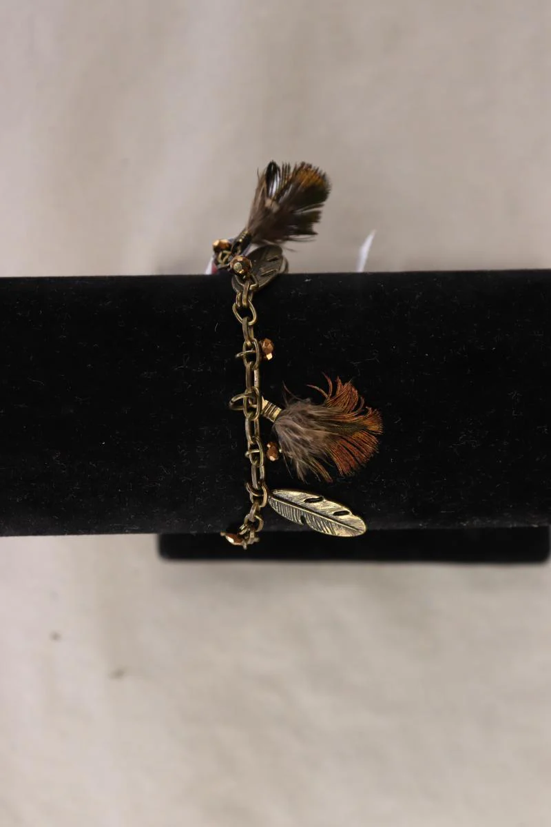 Armband mit Federn braun