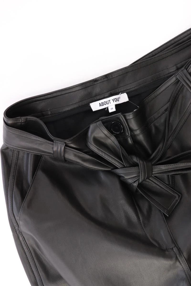 About You Kunstlederhose Gr. 38 mit Gürtel schwarz aus Polyester - Image 3