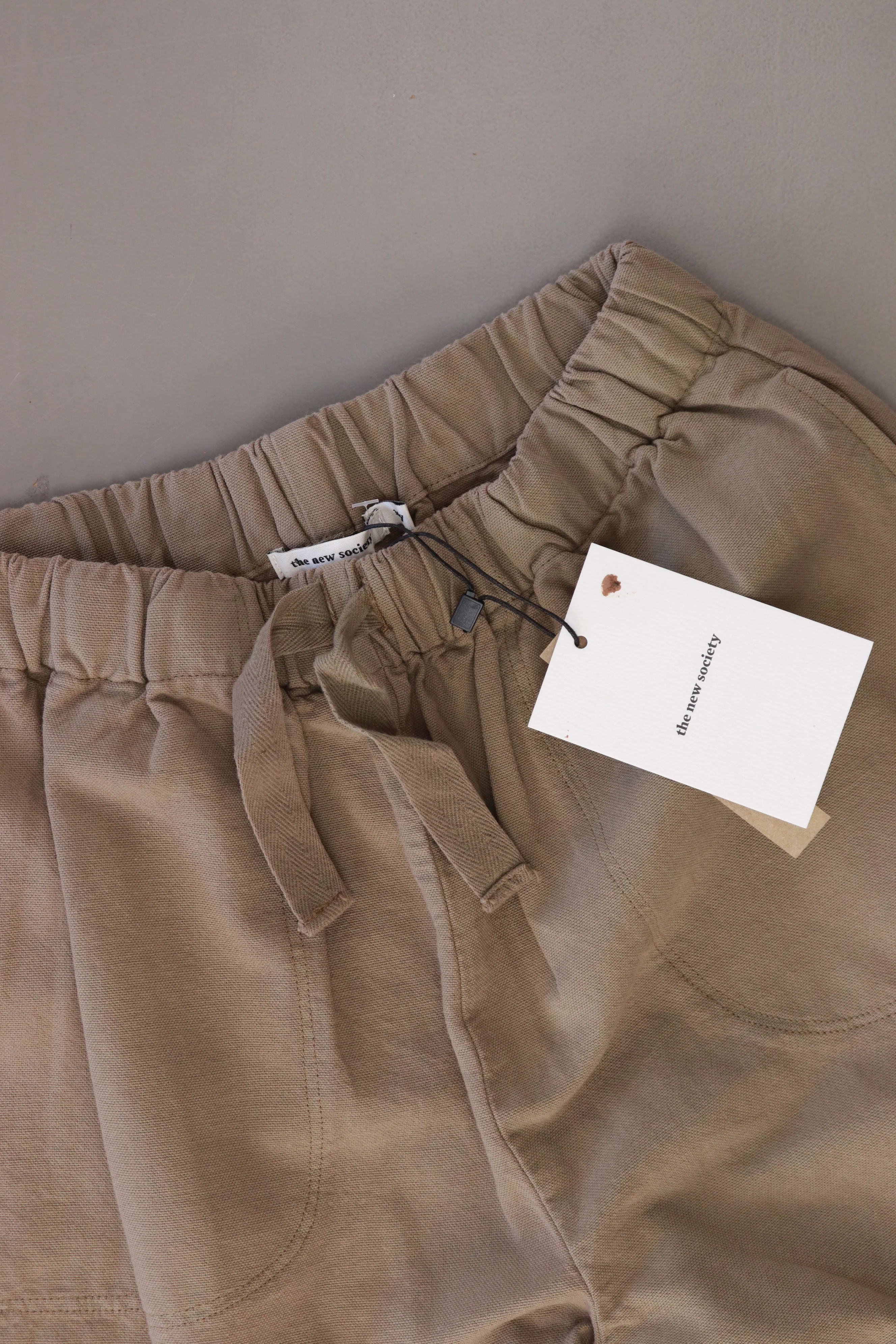 the new society Paris Pants olivgrün Größe 14 Jahre neu mit Etikett - Image 3